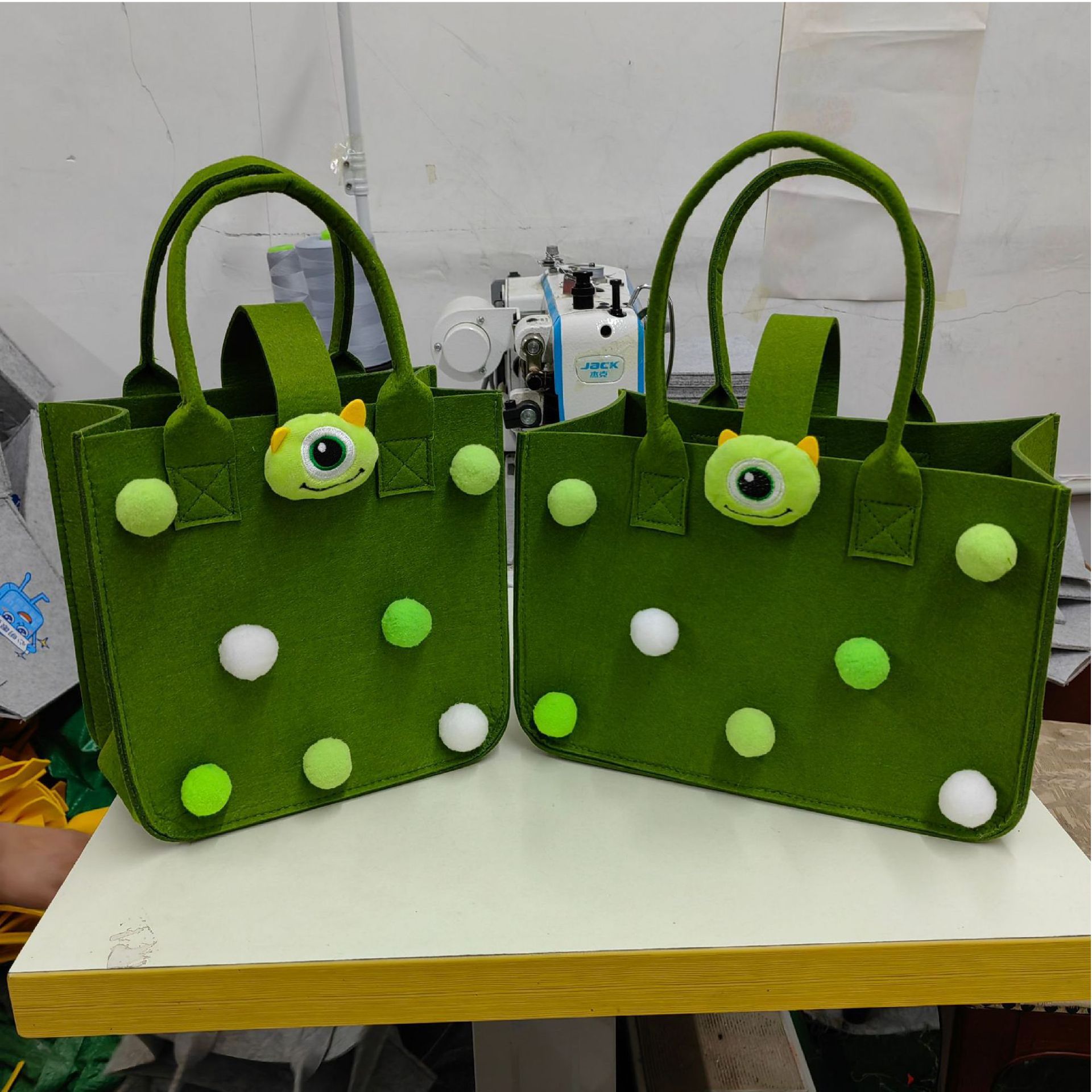 Picture of Wholesale cartoon felt handbag baby year old Full Moon wine hand gift bag large capacity cartoon felt shopping bag