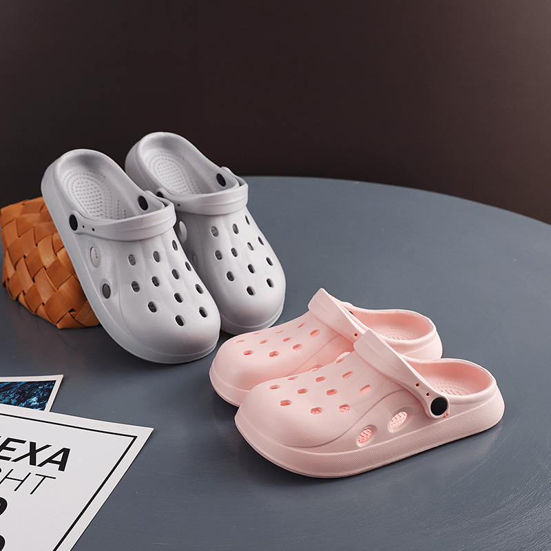 Picture of Summer New Clogs Men's Trendy Non-Slip Soft-Soled Toe-Cap Sandals Wholesale Outer Wear Thick-Soled Solid Color Beach Slippers for Women