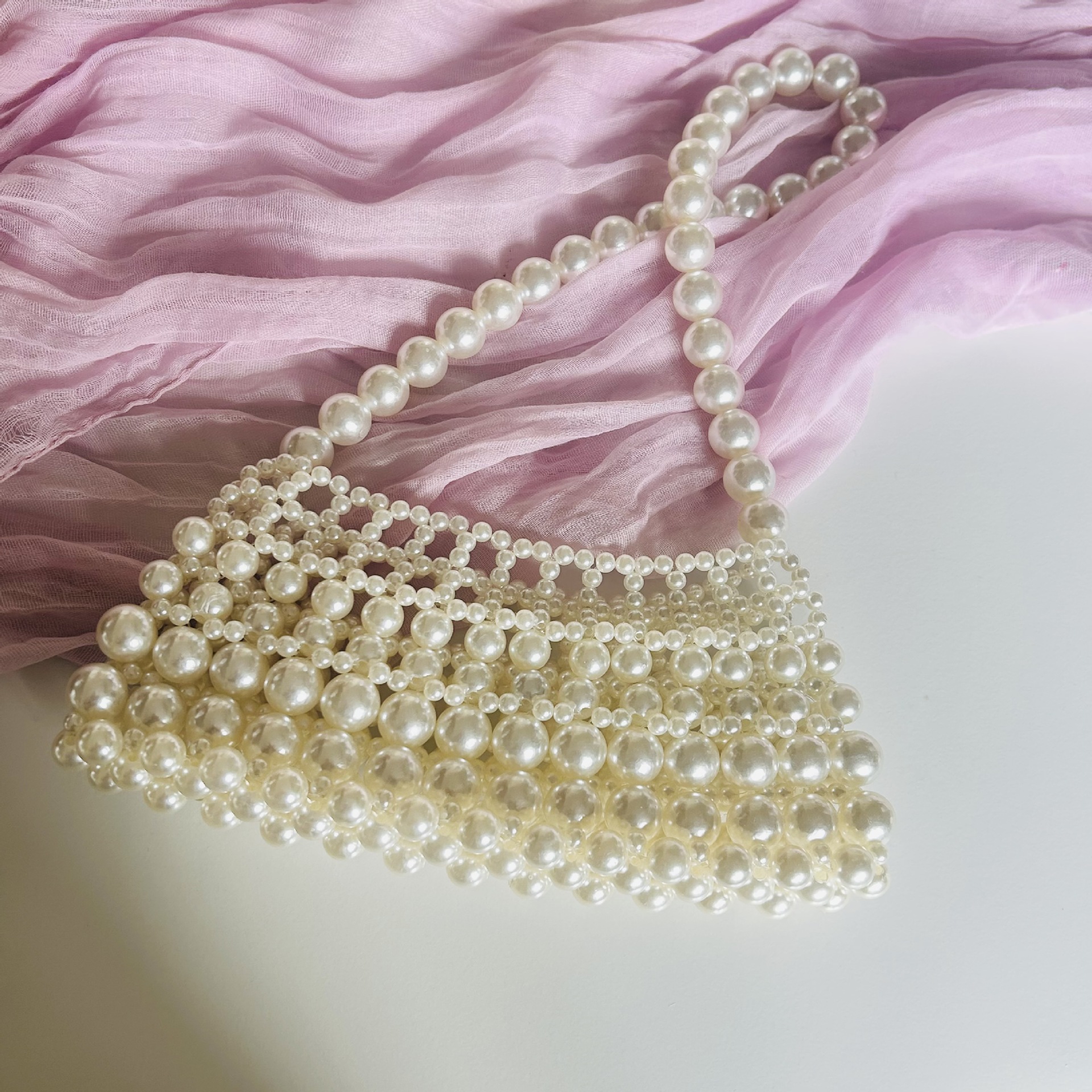 Picture of French Retro Style Handbag Women's Pearl Bag Summer Handmade Woven Bag Homemade Bag Jewelry Beaded Bag All-match