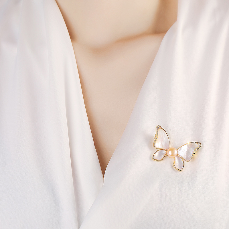 Picture of Natural fritillary Pearl French niche design feeling cartoon brooch insect butterfly clothing jewelry accessories pin