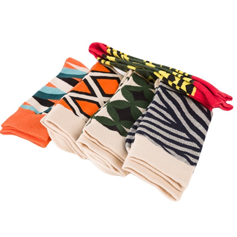 Spot autumn and winter New Fashion casual men's socks Street skateboard socks happy colorful men's socks manufacturers socks wholesale