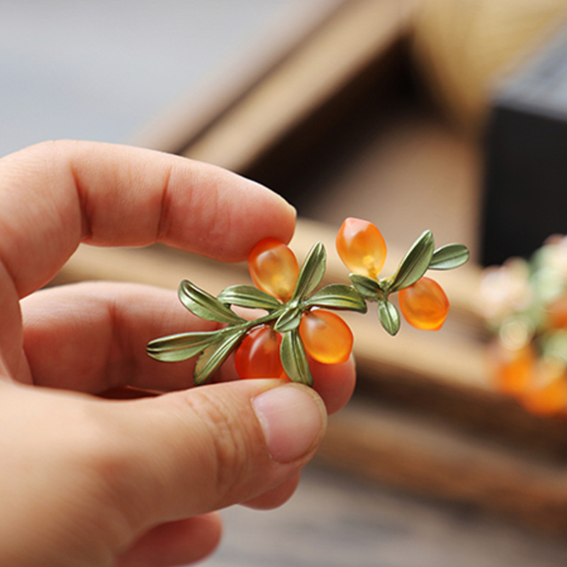 Exquisite retro pastoral plant pin artistic Mori orange glaze berry brooch design temperament pin accessories