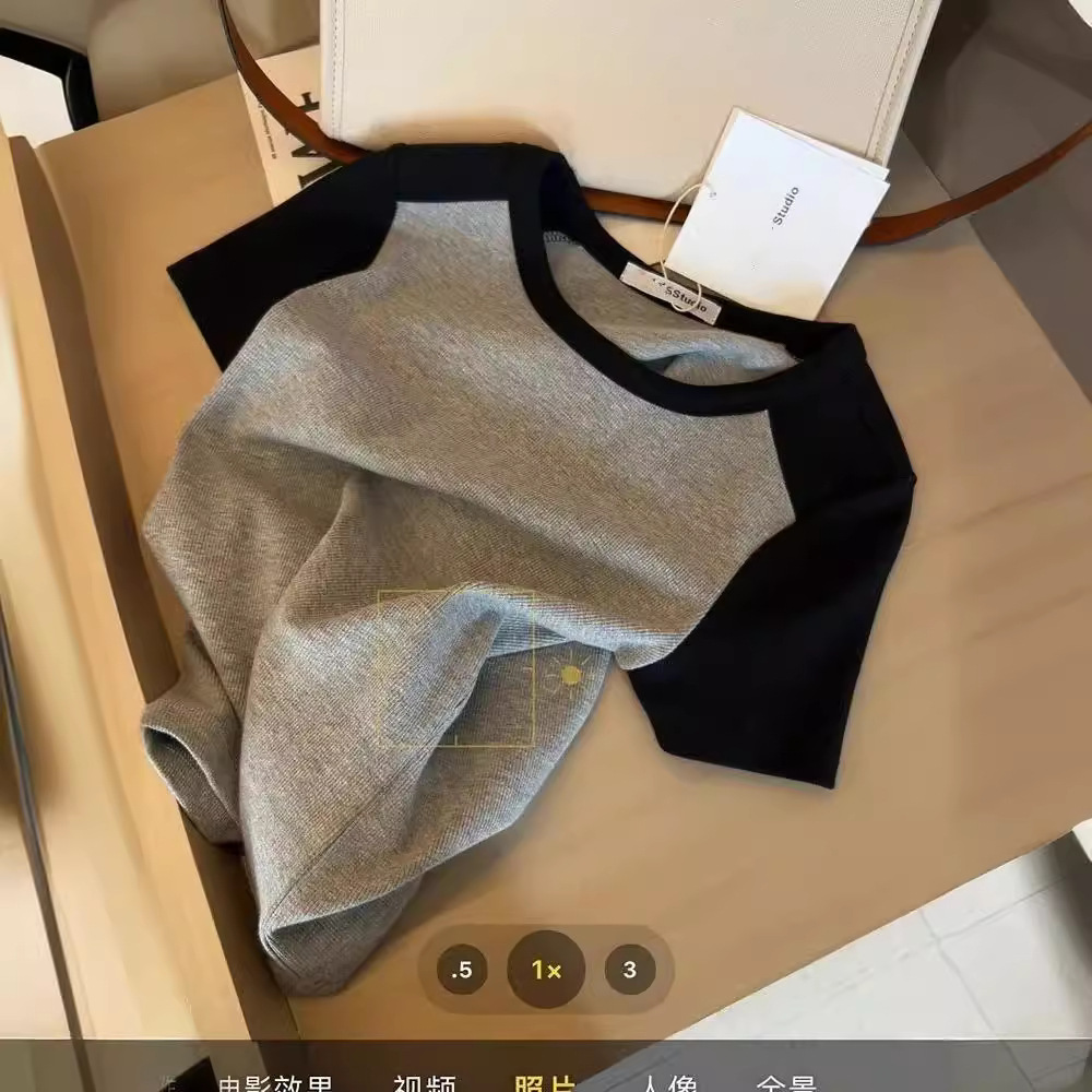 2024 New Stitching Color Contrast Short-sleeved T-shirt Women's Summer Slim-fit Slimming Design Sense Elegant Casual All-match Top