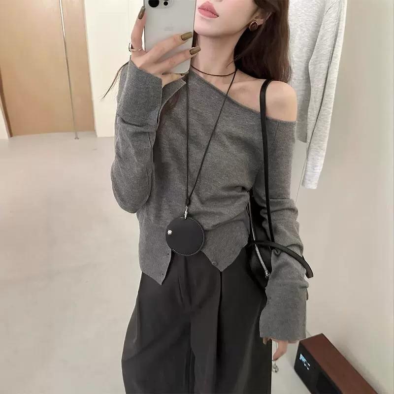 Autumn and winter new irregular slant shoulder slit sweater women's 2024 French temperament long sleeve base inner top