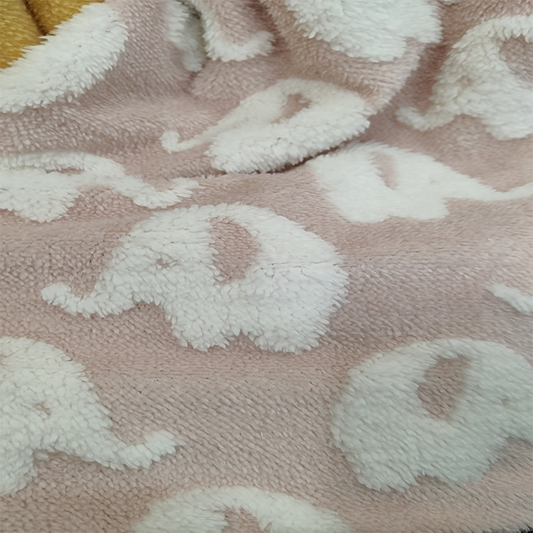 Single-Sided Comfortable Velvet Jacquard Elephant Pattern, Warm, Fashionable and Warm Home Clothing Packaging, Ready for Supply from the Manufacturer