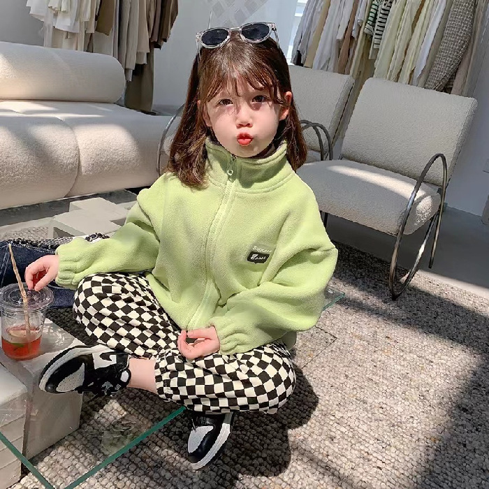 Picture of Girls' Korean-style cardigan top 2024 autumn and winter new children's western style letter stand collar all-match velvet coat fashion