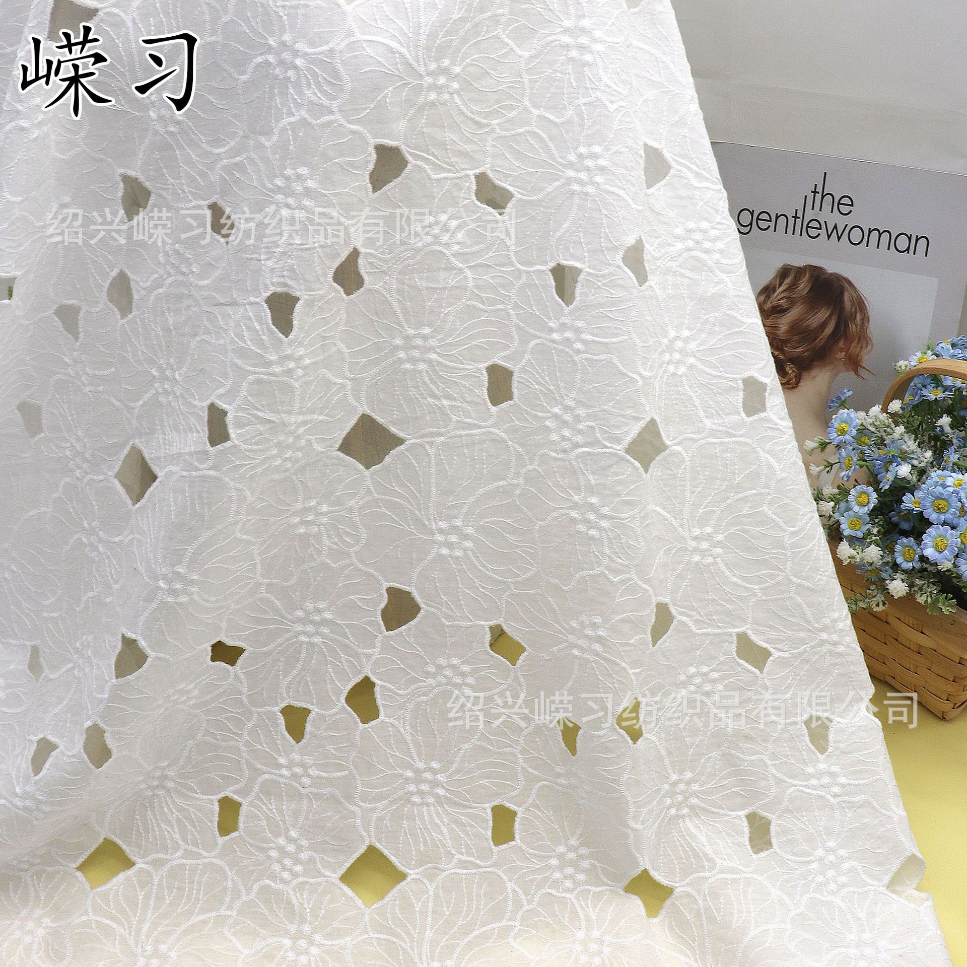 Rongxi cotton embroidery fabric, large flowers, white computer hollow embroidery, perforated embroidery, cross-border women's clothing, children's clothing fabric