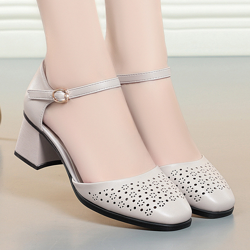 Summer hollow-out breathable side empty comfortable non-stuffy feet Korean style buckle low-top sandals soft bottom plus size women's shoes