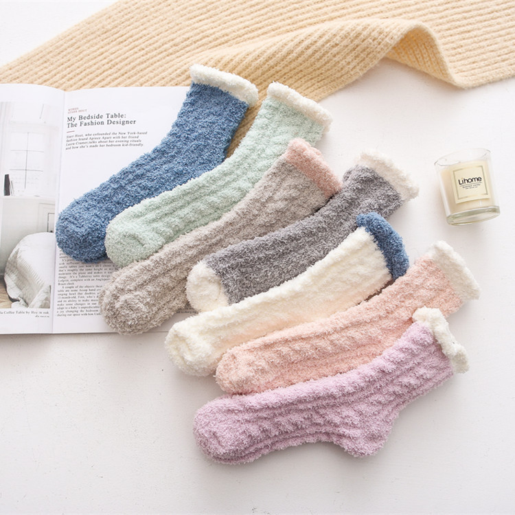 Autumn and Winter New Japanese Solid Color Coral Fleece Mid-tube Women's Socks Row Lace Twist Half-side Fleece Floor Towel Socks