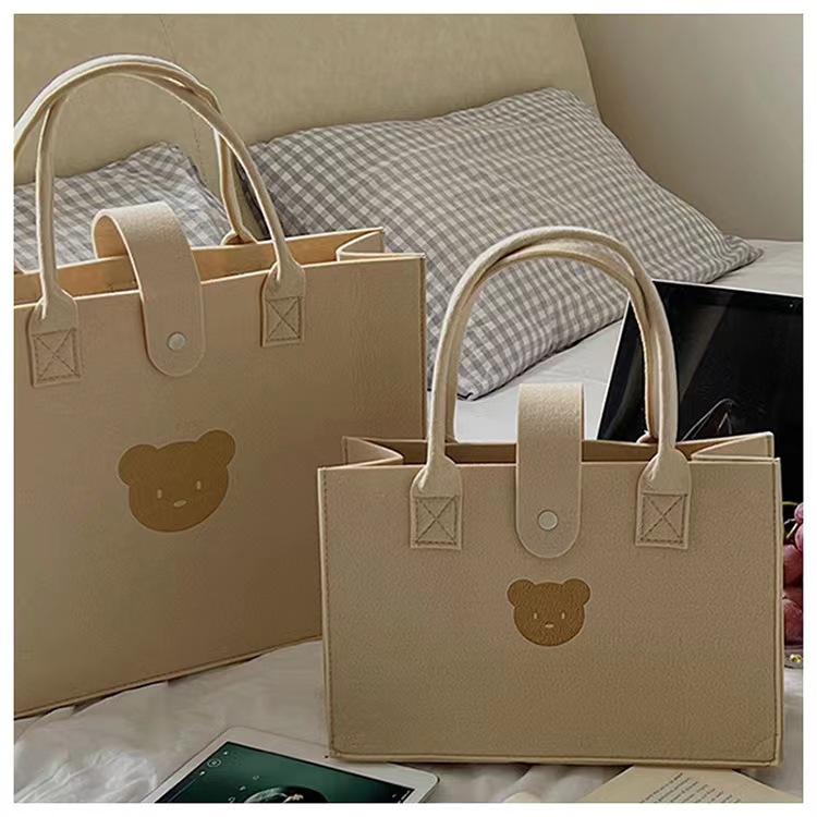 Wholesale felt cartoon handbag cute bear felt bag handbag simple all-match felt tote