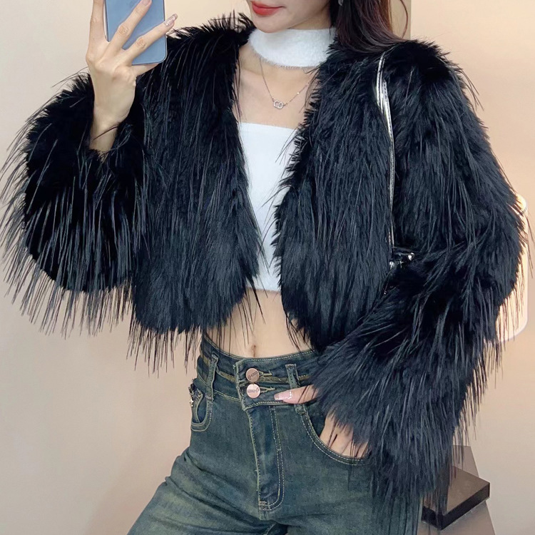 Picture of Real Shot of Short Small Imitation Fox Fur Outwear for Women Winter New V Neck Fringed Fur Outwear