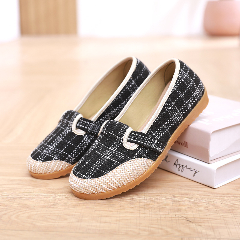 Picture of 25 Spring New Old Beijing Cloth Shoes, Non-Slip Tbottomon Soles, Comfortable Women's Shoes for Middle-Aged and Elderly Mothers, Casual Soft Soles