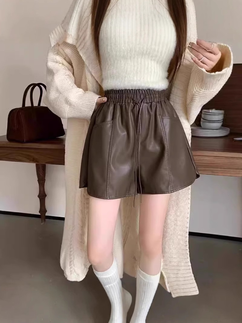 Black Leather Shorts for Women 2025 Autumn and Winter New High-Waist Slimming Look Elastic Versatile Drawstring Elastic Wide-Leg Casual Boot Pants