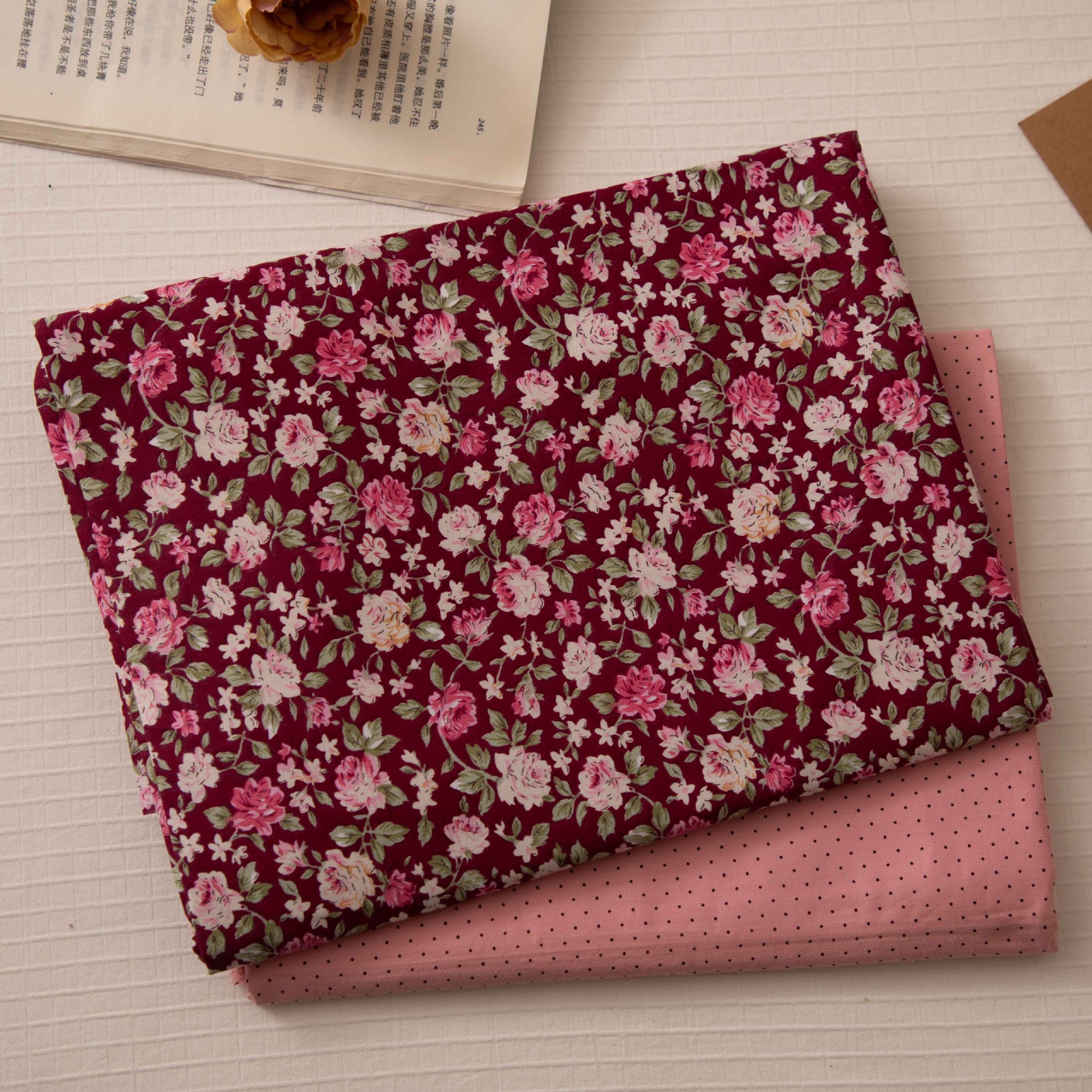 Wholesale Supply of 133*72 Twill Printed Fabric, Small Flower 40 Count Cotton Fabric, 1.6m Width