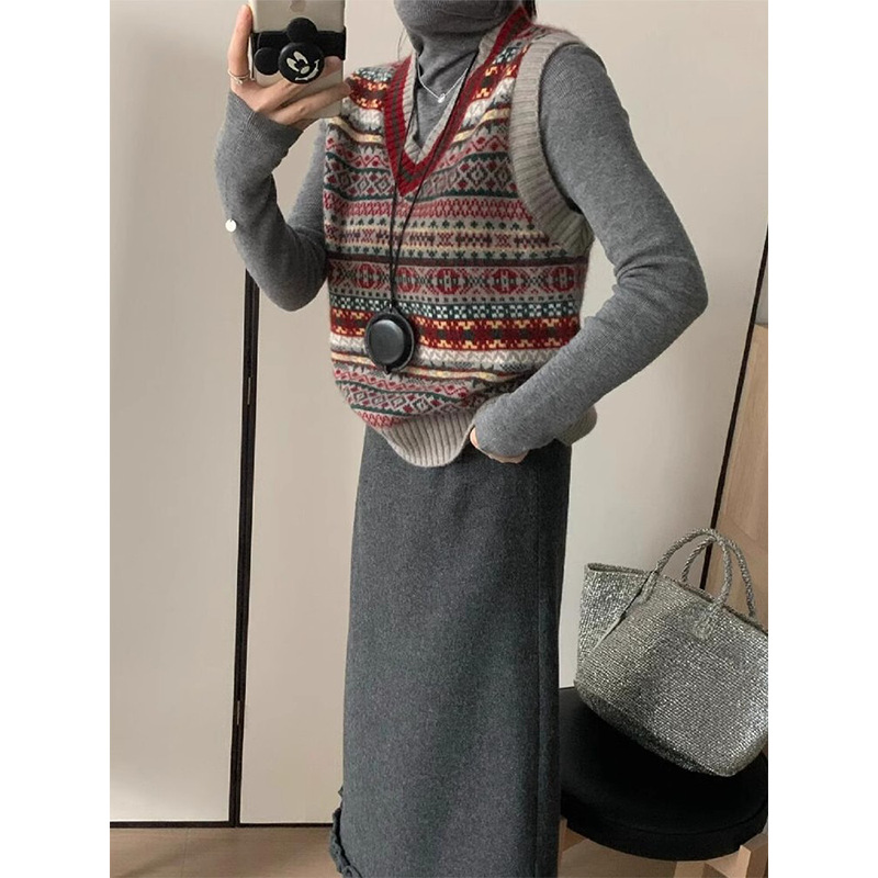 Picture of French-style Contrast Jacquard V-neck Knitted Sleeveless Vest Vest Women's Spring and Autumn Stacked Waistcoat Sweater Outer Thick Top