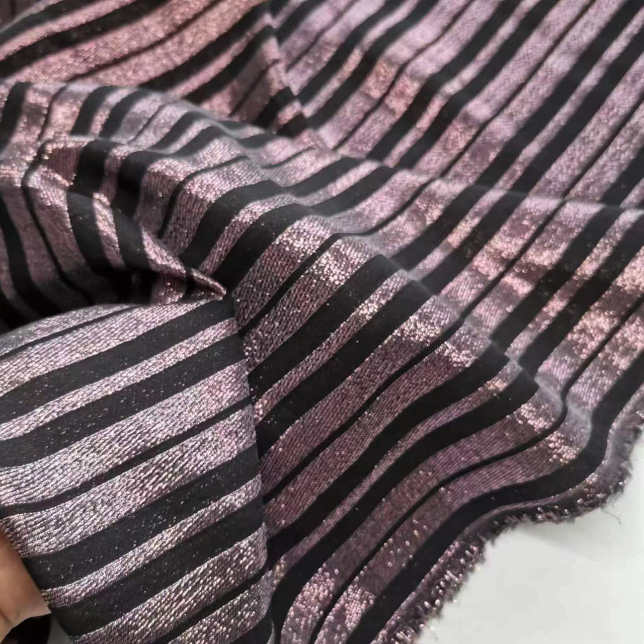 Picture of 17. Mumi woven gold silk fabric is impermeable to narrow fashion fabrics