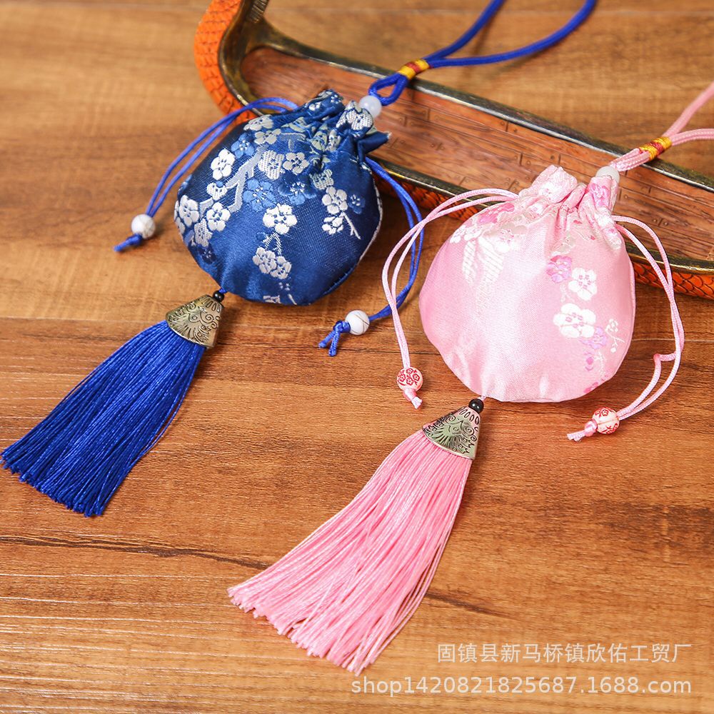 Picture of Dragon Boat Festival Sachet Sachet Empty Bag Mosquito Repellent Portable Children's Wear Plum Blossom Pendant New Chinese Round Small Dragon Pattern Sachet