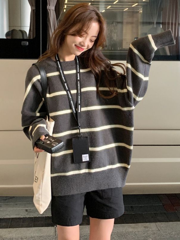Lazy wind contrast striped knitted top women's autumn and winter Korean version loose vintage pullover sheep wool outside sweater women