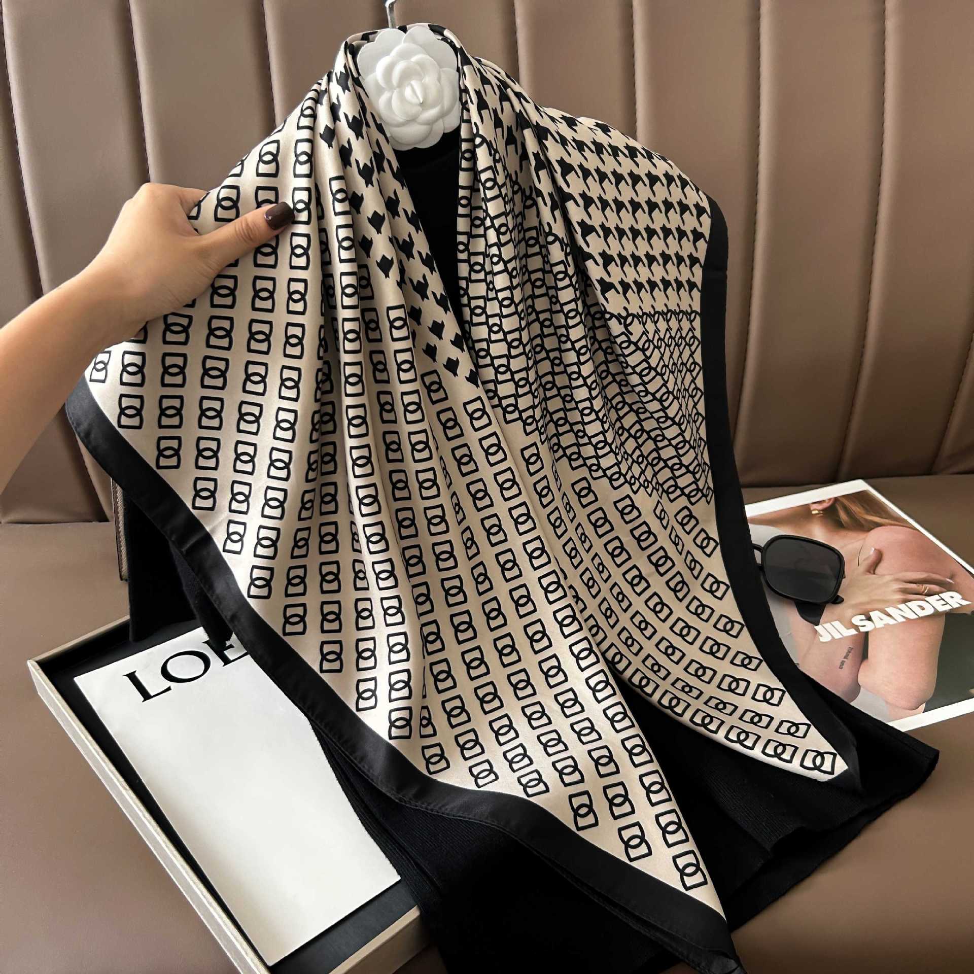 Picture of New 90cm Large Square Silk Elegant High-grade Decorative Shawl Women's Silk Scarf Fashion All-match Professional Scarf