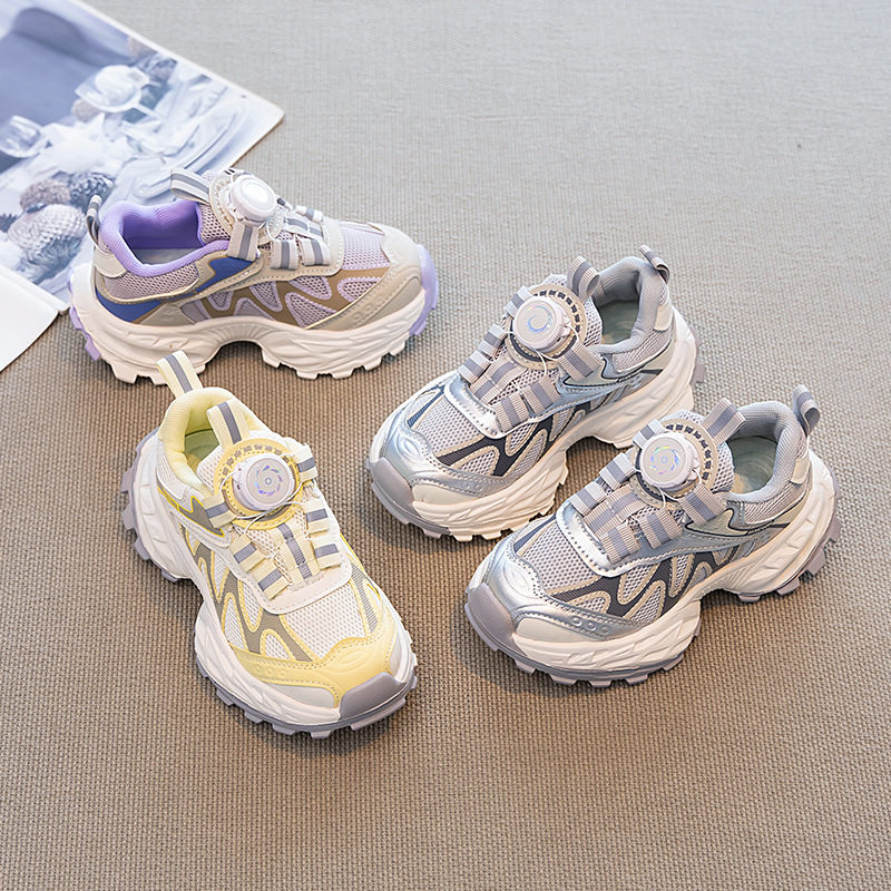 Girls' sneakers, boys' 2025 new summer children's shoes, ultra-light mesh for little girls, high attractiveness, breathable soft sole