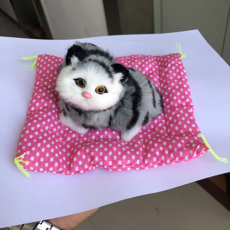 Picture of A simulated cat will call a sleeping cat cloth pad cat gift cat crafts toy car ornaments