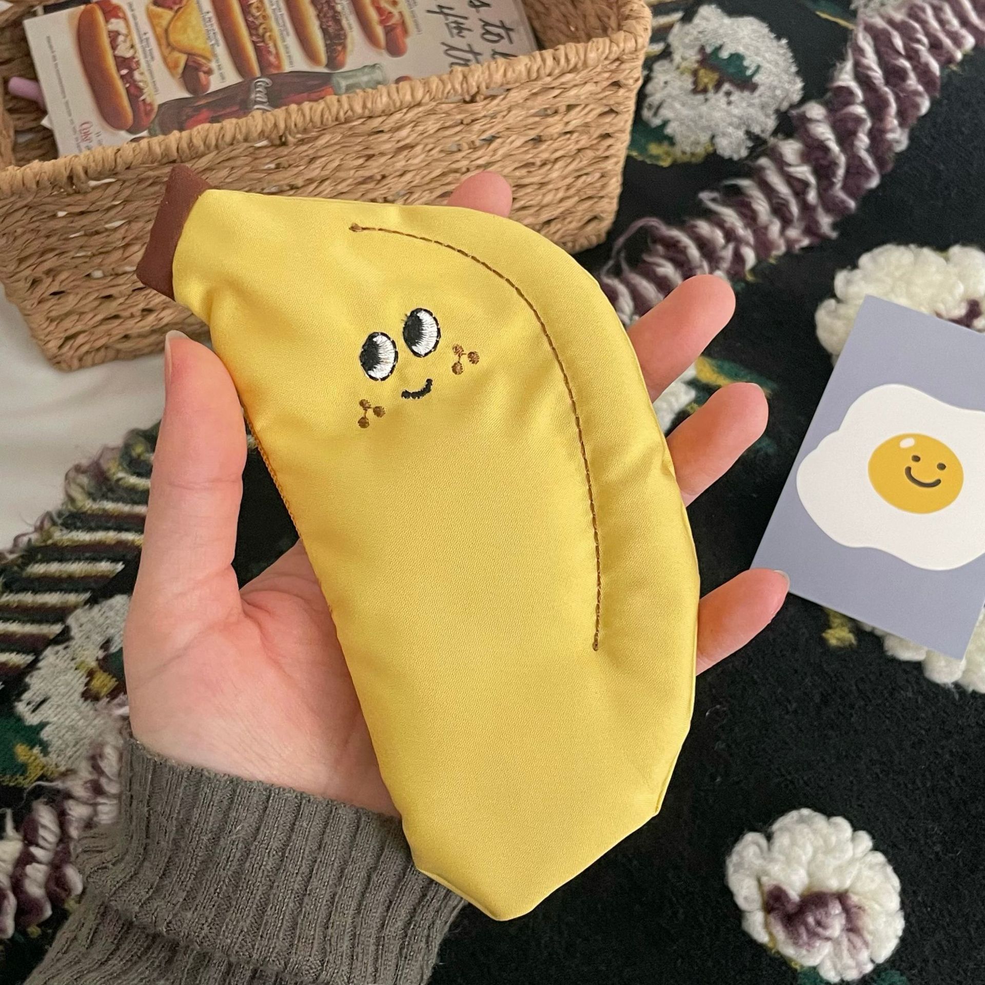 Picture of Cartoon Girl Heart Coin Purse Ins Cute Little Banana Mini Canvas Id Headphone Storage Student Bag Pendant