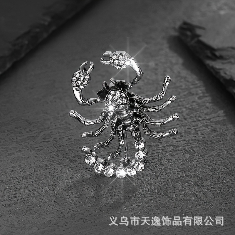 Personalized Rhinestone Scorpio Brooch, High-End Niche Design, Men's Retro Pin, Temperament, Versatile Accessories Wholesale