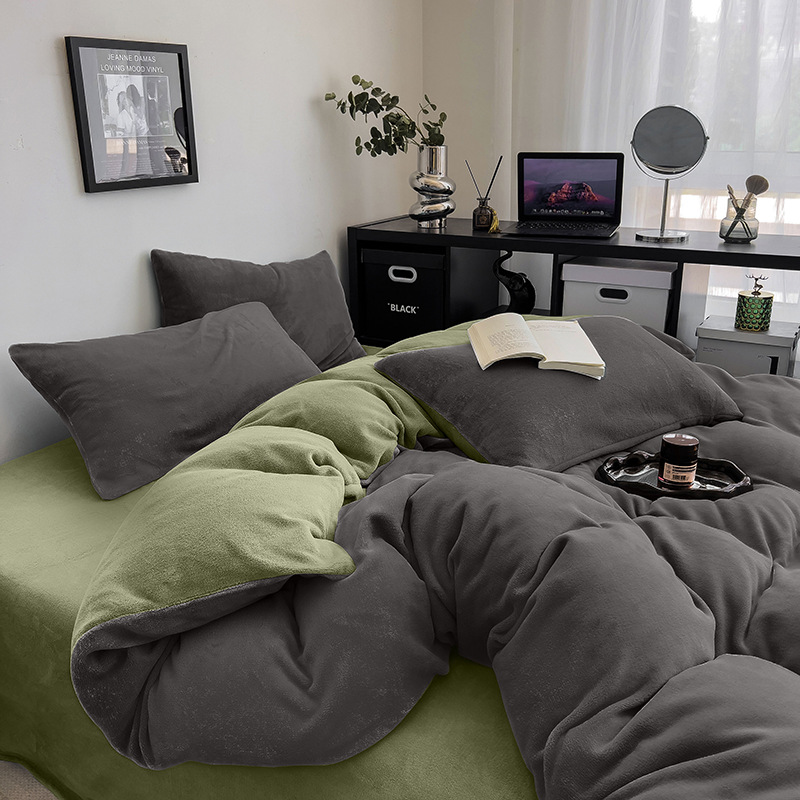 Picture of Autumn and Winter Milk Velvet Bed Four-piece Single-piece Thickened Double-sided Coral Velvet Quilt Cover Flannel Bed Sheet Three-piece Set