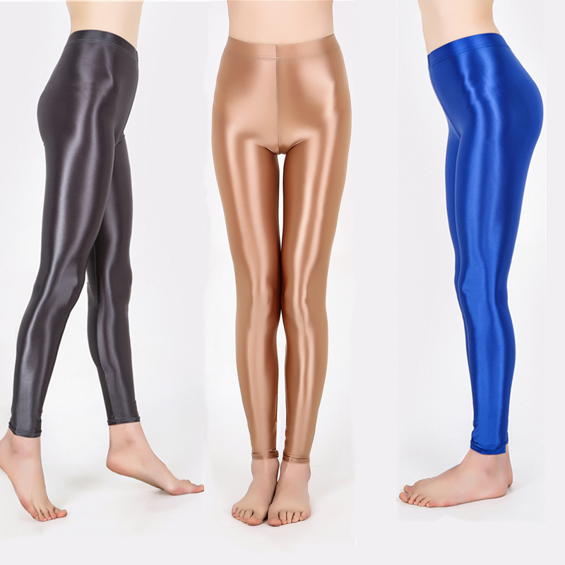 European and American Plus Size Thin Oil-permeable Bright Glossy Leggings Cropped Leggings Yoga Fitness Pants Sexy Amazon 7053