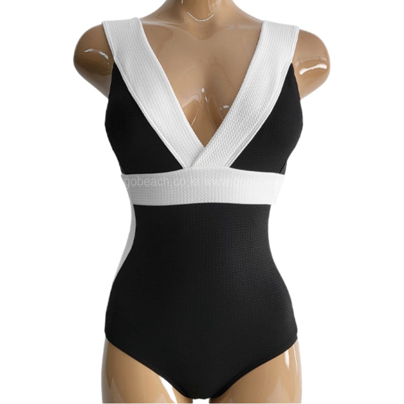 Cross-border wholesale sexy black and white simple color matching one-piece V-neck small chest gathered high waist belly slim triangle swimsuit