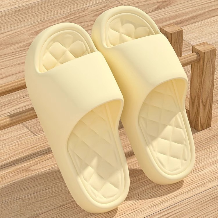 Fashionable non-slip slippers wear summer girls, indoor home bathrooms, thick-soled silent sandals, high-end sandals
