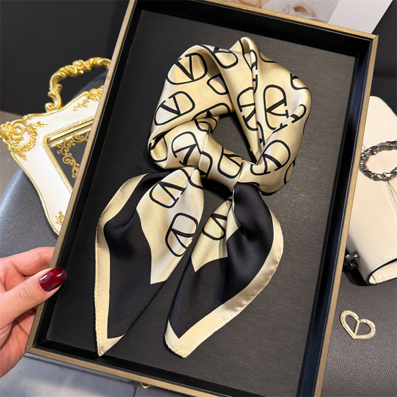 Letter Pattern Printed Silk Scarf, High-End Versatile Shawl, Sun Protection Neck Scarf, Small Square Scarf, Headscarf, Women's Scarf