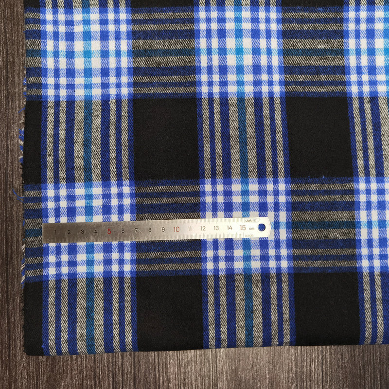 Picture of in stock brushed plaid fabric spring and summer women's shirt cloth 21 polyester cotton woven flannel plaid lining