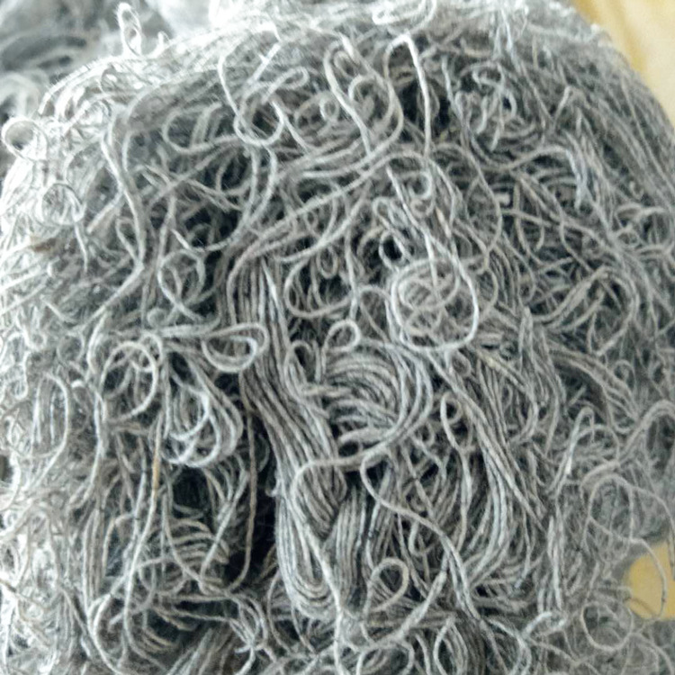 Picture of Gray Yarn Scraps for Machine Wiping, Industrial Cotton Yarn for Water and Oil Absorption, Wholesale Recycled Decontamination and Degreasing