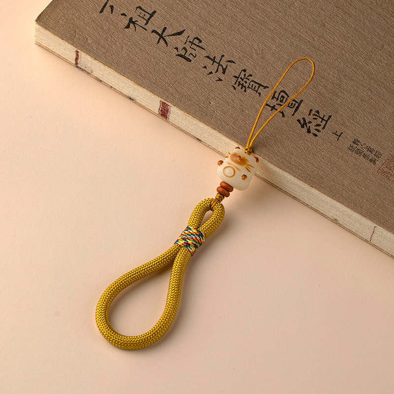 Picture of Cute Bodhi Lucky Cat Mobile Phone Chain Wrist Hanging Chain Pendant Pendant Exquisite Anti-loss Drop-resistant Mobile Phone Case Lanyard