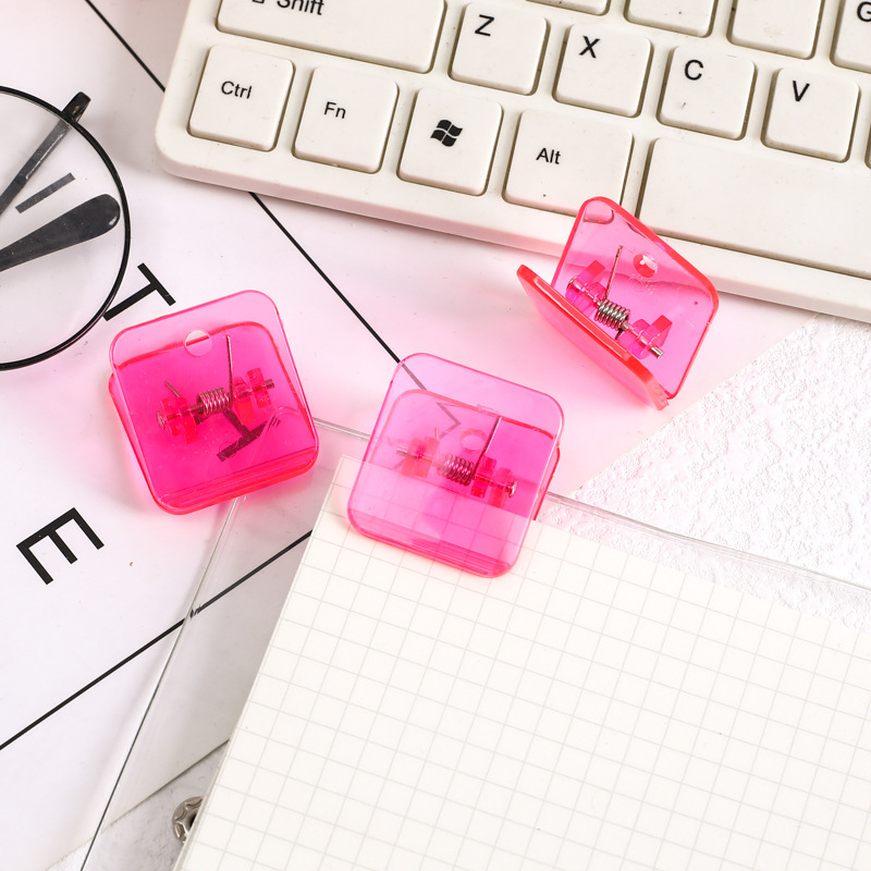 Picture of Manufacturer Wholesale Acrylic Square Clips for Organizing and Storing Office Study Materials and Test Papers on the Desktop