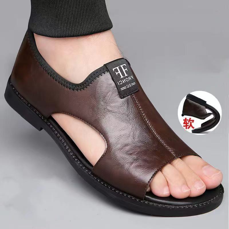 2025 New Men's Beach Shoes Cut Out Breathable Non-Slip Outer Wear Casual Extra Large Size Men's Leather Sandals Men 802