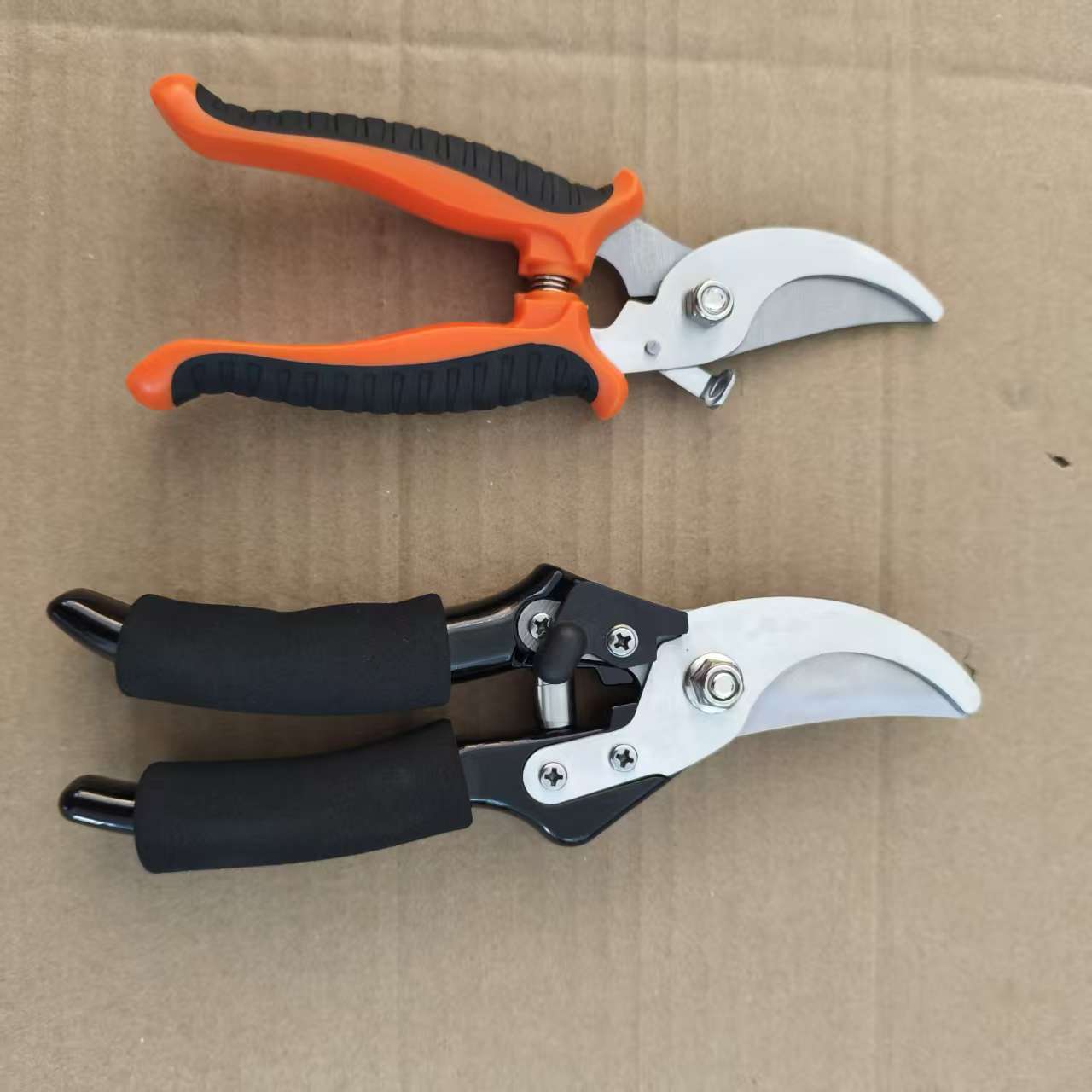 Factory direct shipment of strong thickened SK5 steel pruning shears, gardening nursery fruit branch shears, labor-saving coarse branch shears, garden fruit tree shears
