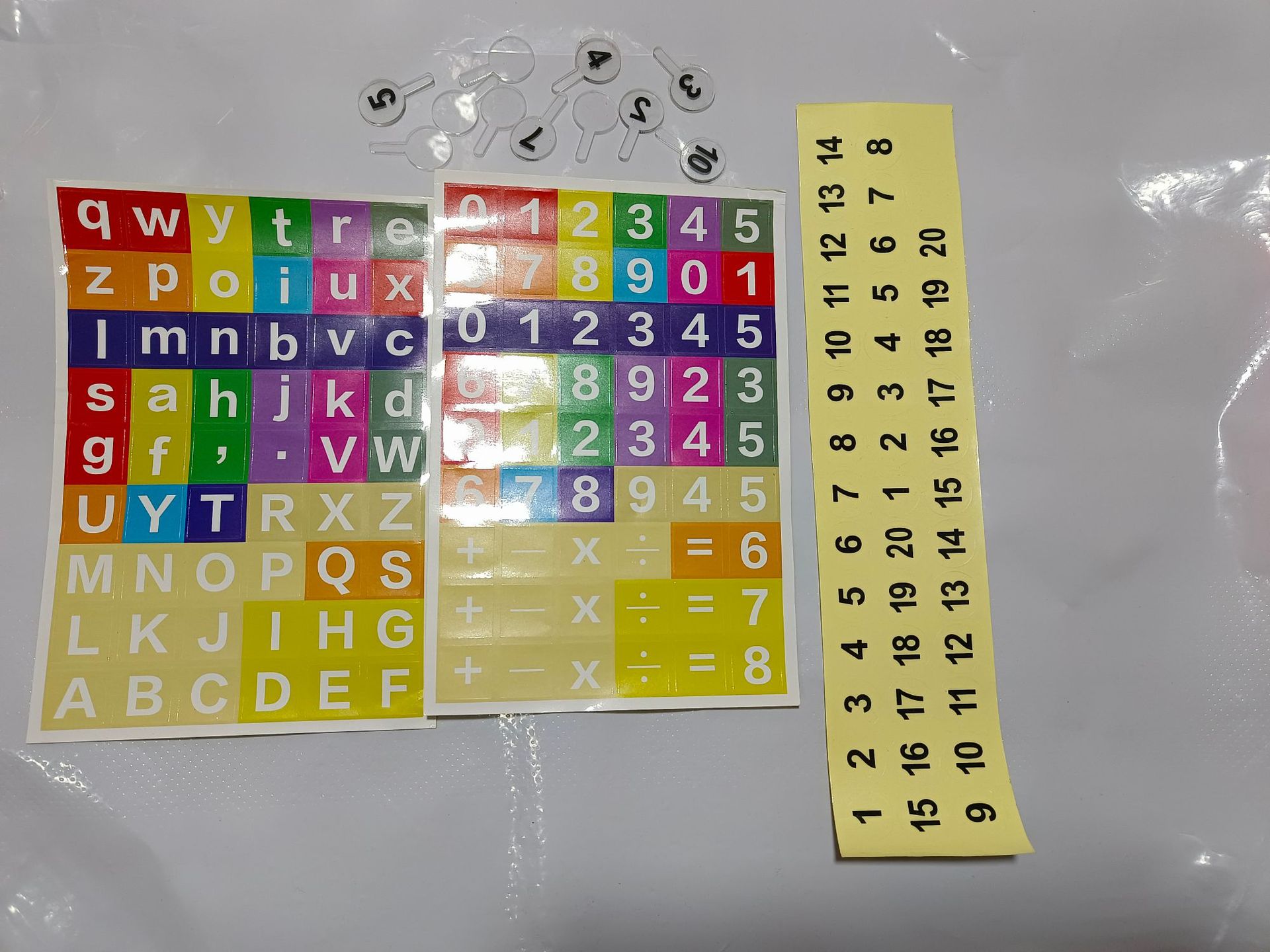 Picture of Yiwu Export Early Education Creative Block Particle Building Blocks 2cm100 Plug-In Connection Plastic Kindergarten Toys