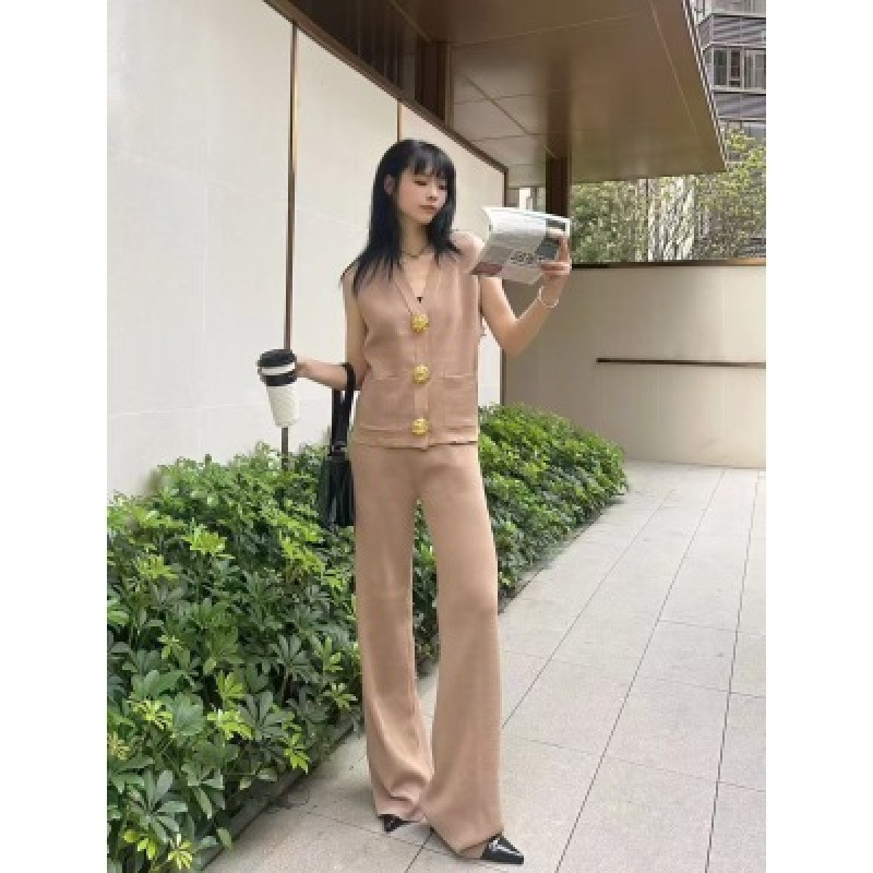 Picture of High-end xiangfeng two-piece suit women's spring and summer all-match large gold button knitted cardigan coat sweater casual trousers