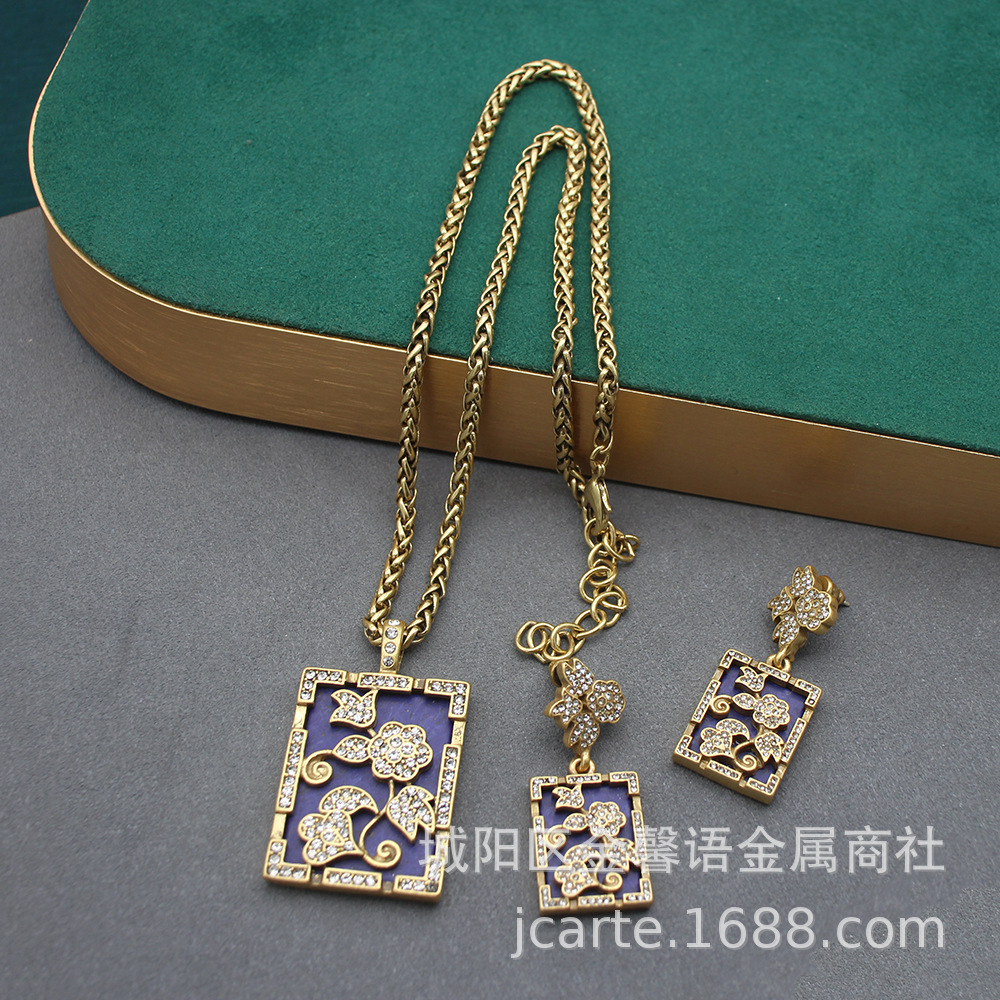 Picture of Western Jewelry Imitation Green Gold No Incident Card Necklace Earrings Simple Woolen Chain Napoleon II Middle Ancient suit