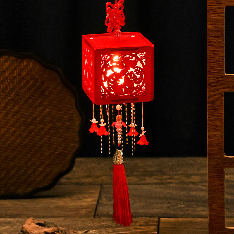 Picture of Chinese Antique Style Wooden Palace Lantern DIY Material Package Satchel Luminous Mid-Autumn Lantern Lantern Festival New Year's Day Gift