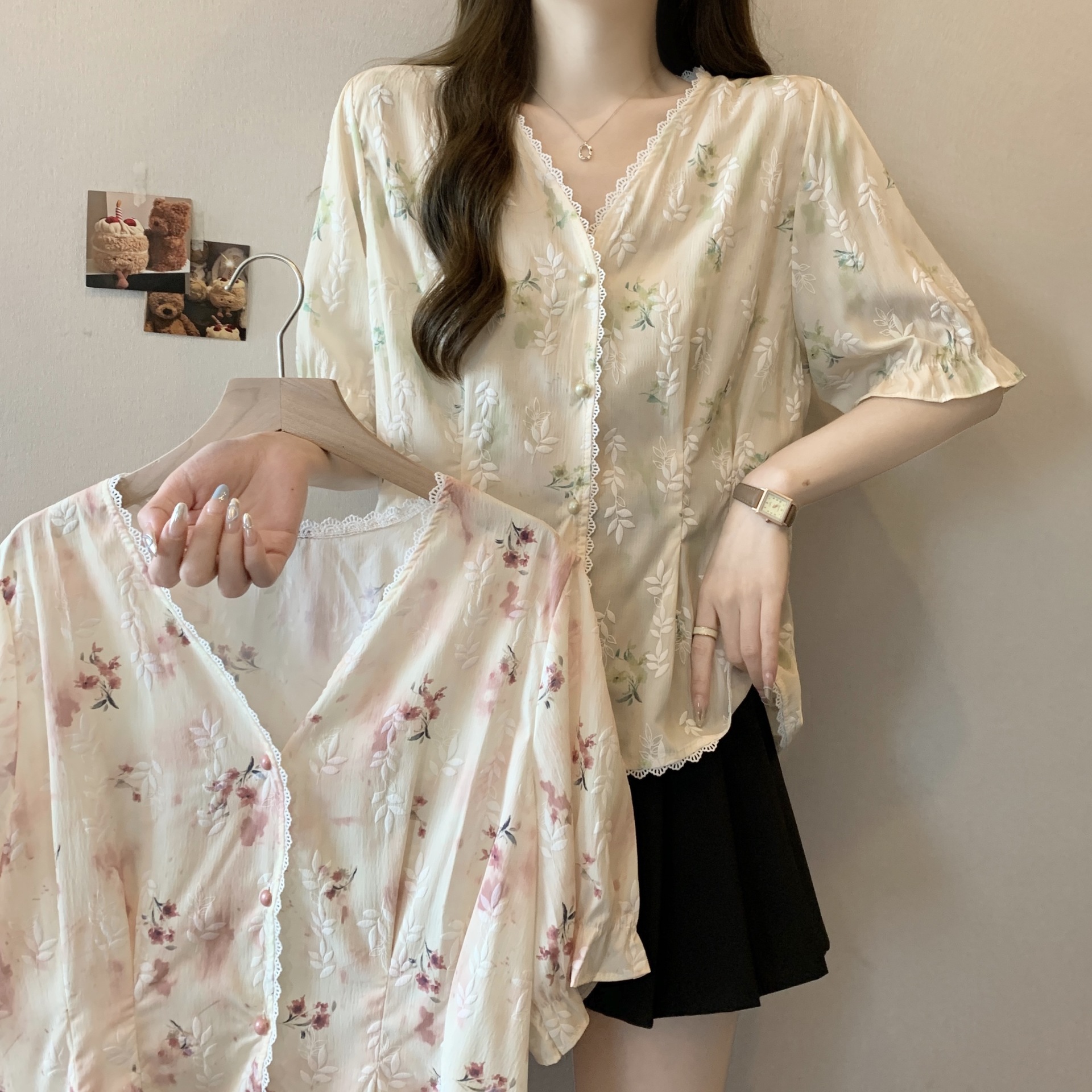Real shot ~ plus size women's French gentle sweet V-neck floral shirt chubby girl slim design feeling small shirt