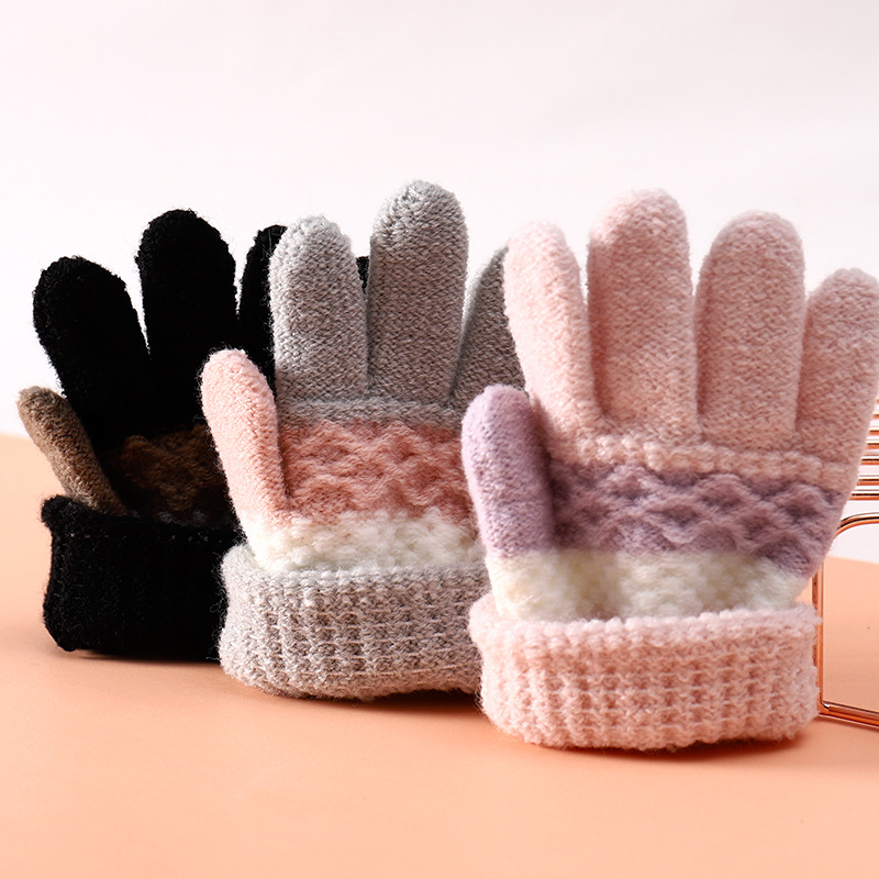 Picture of Factory Direct Supply of Baby Gloves, Autumn and Winter Kindergarten Kidsren's Cute Stripesd Finger Warm Knitted Kidsren's Gloves