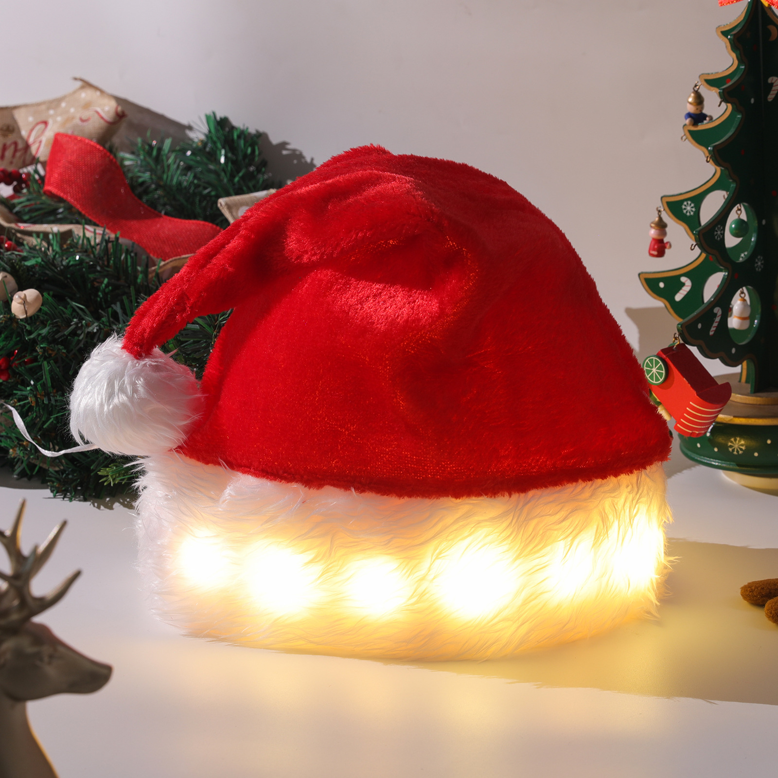 2022 cross-border new Christmas atmosphere decoration luminous plush Christmas red hat bottom luminous hat