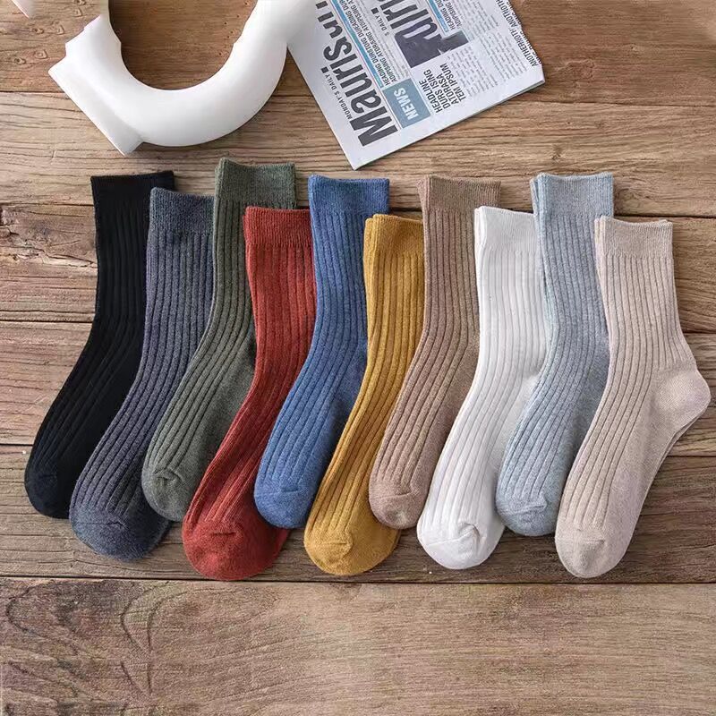 Autumn and winter men's socks sports breathable sweat-absorbent polyester cotton men's socks stockings fashion socks manufacturers wholesale