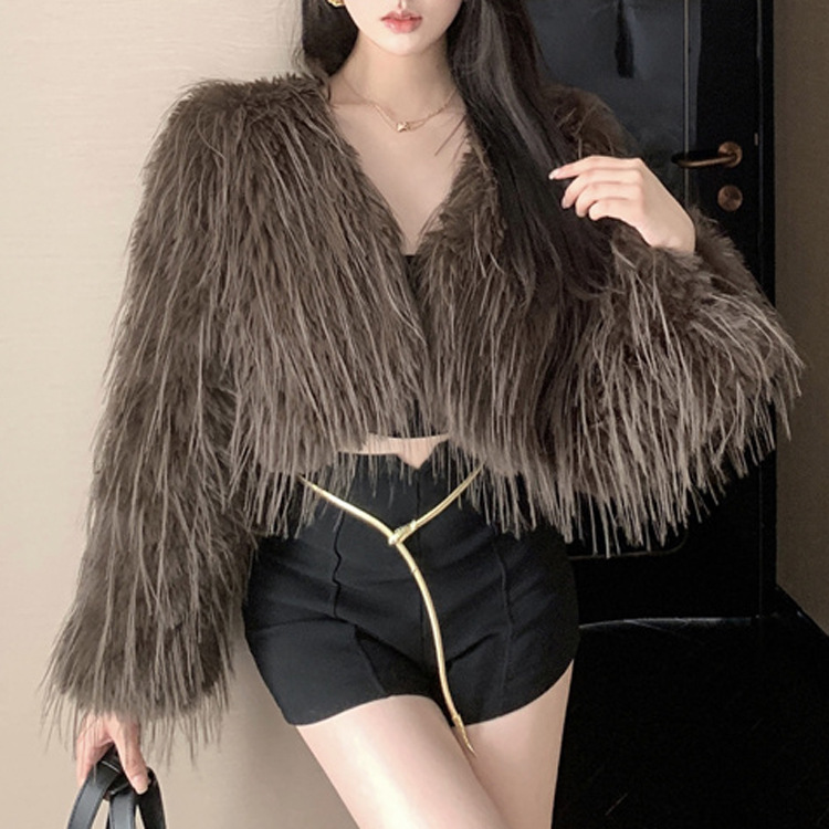 Picture of Real Shot of Short Small Imitation Fox Fur Outwear for Women Winter New V Neck Fringed Fur Outwear
