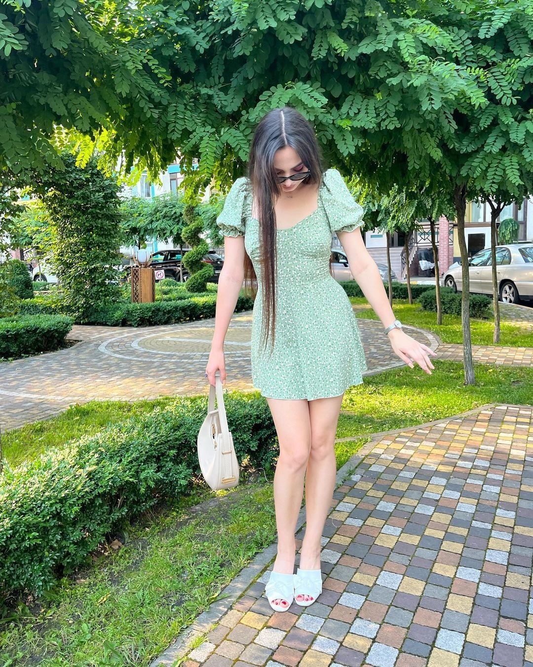 Picture of 2025 spring and summer clothing European and American Amazon foreign trade women's lace-up retro floral high waist bubble sleeve French dress