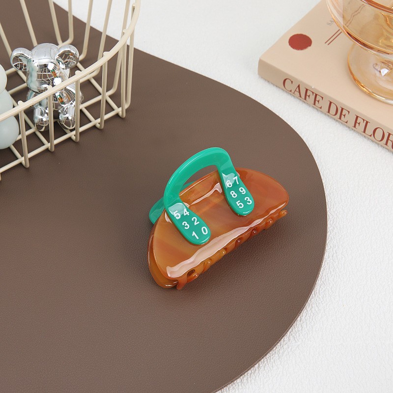 Picture of Tulip Cherry Grab Clip Premium 2024 New Maillard Grab Clip Cute Dalmatian Shark Clip Hair Accessories