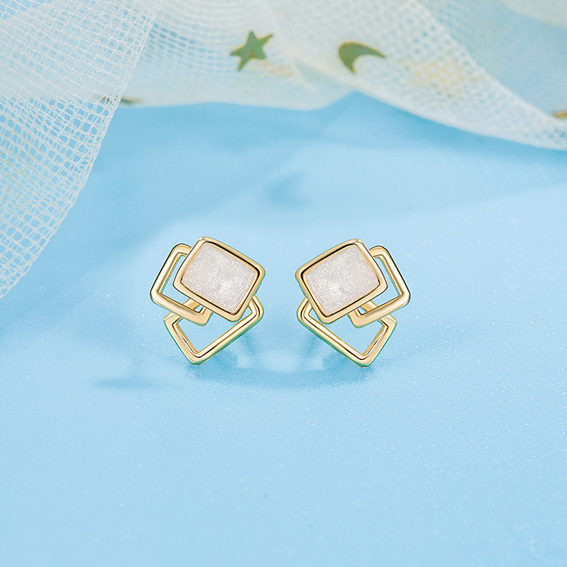 Commuter Oil Dripping Laminated Square Exquisite Earrings Women's Summer Xiazhong Design Light Luxury All-match Earrings 2022 New Fashion